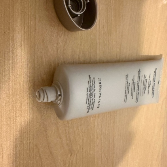 Restorative Hand Cream - White - Picture 8 of 8